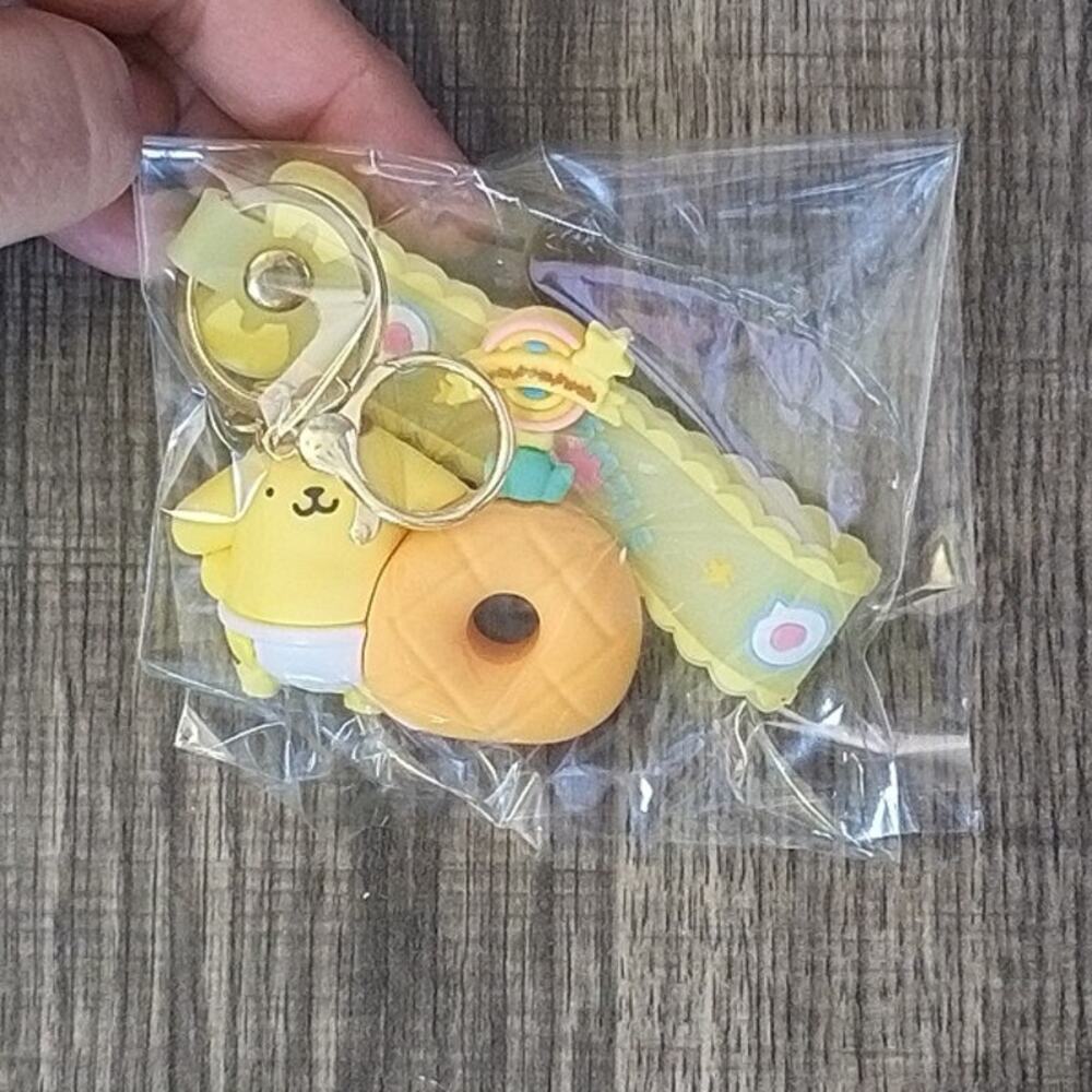 #7124 Hello Kitty & Friends Pompompurin PVC Keychain